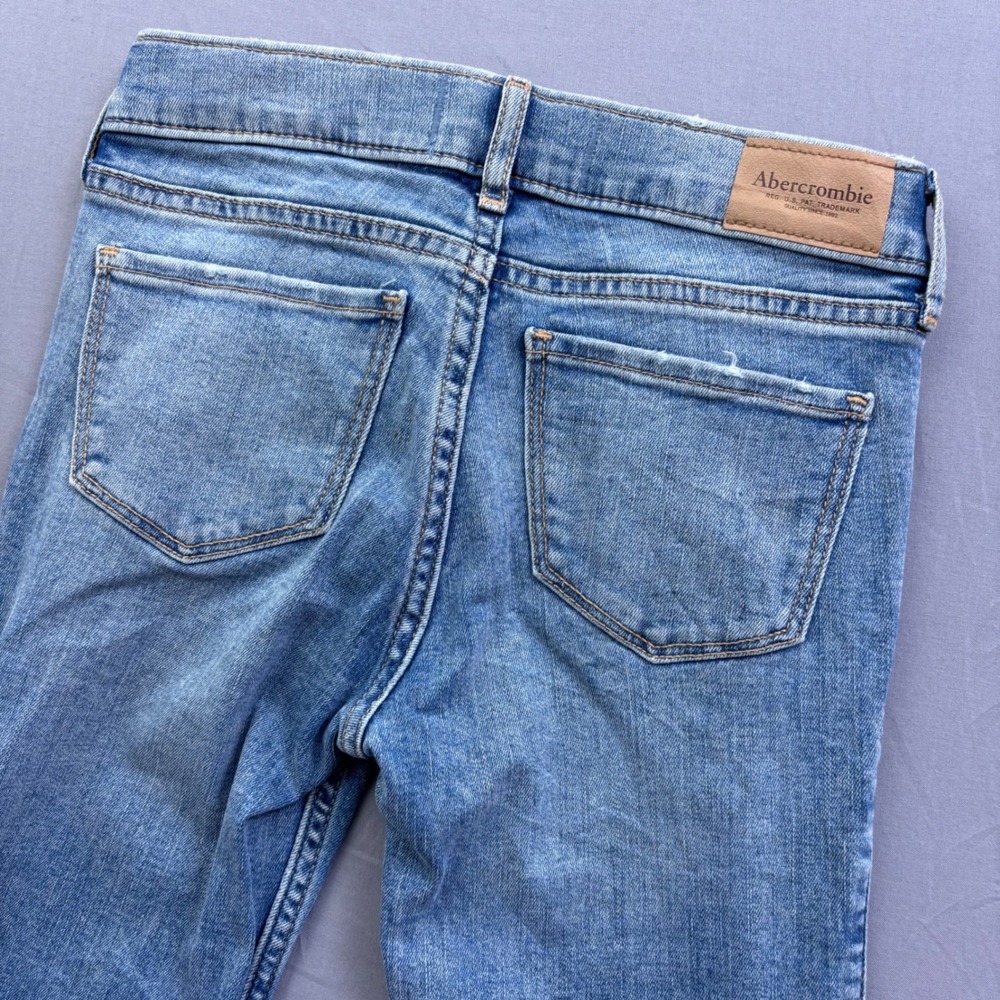 Abercrombie Kids Low Rise Bootcut Jeans Light Wash Butterfly Embroidered 9/10 L - Picture 6 of 9